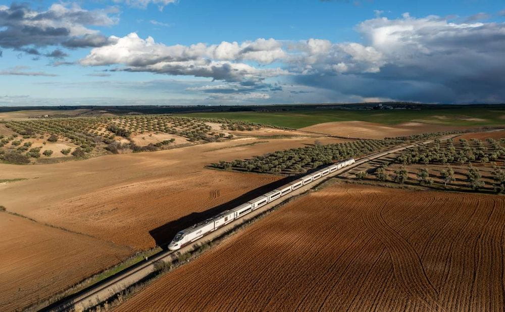 AVE entre Atocha y Chamartín: circulación interrumpida por un descarrilamiento