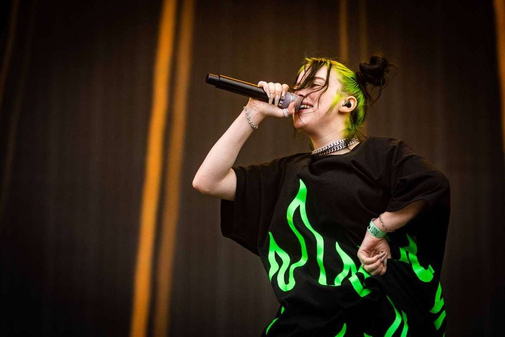 Billie Eilish sorprende con "Meow Meow Meow Meow" en su concierto