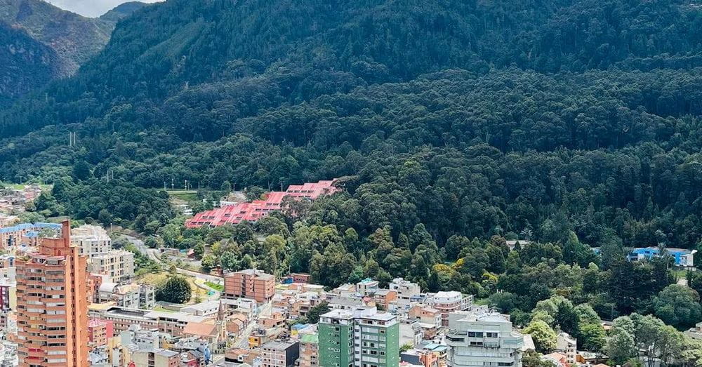 Brutal asesinato de mujer en Antioquia: Hallada muerta en una mina con ataduras