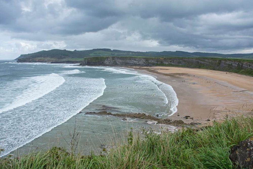 Cantabria: Descubre la Joya Oculta de la Playa de Langre