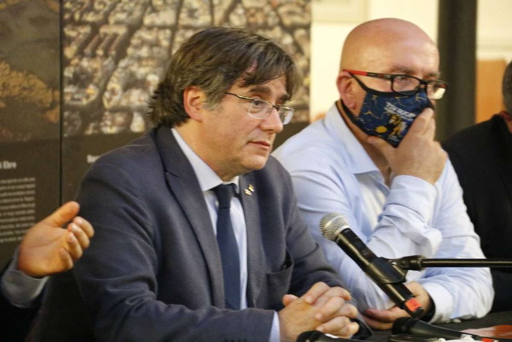 Carles Puigdemont huye de los Mossos d'Esquadra y se refugia en Bélgica