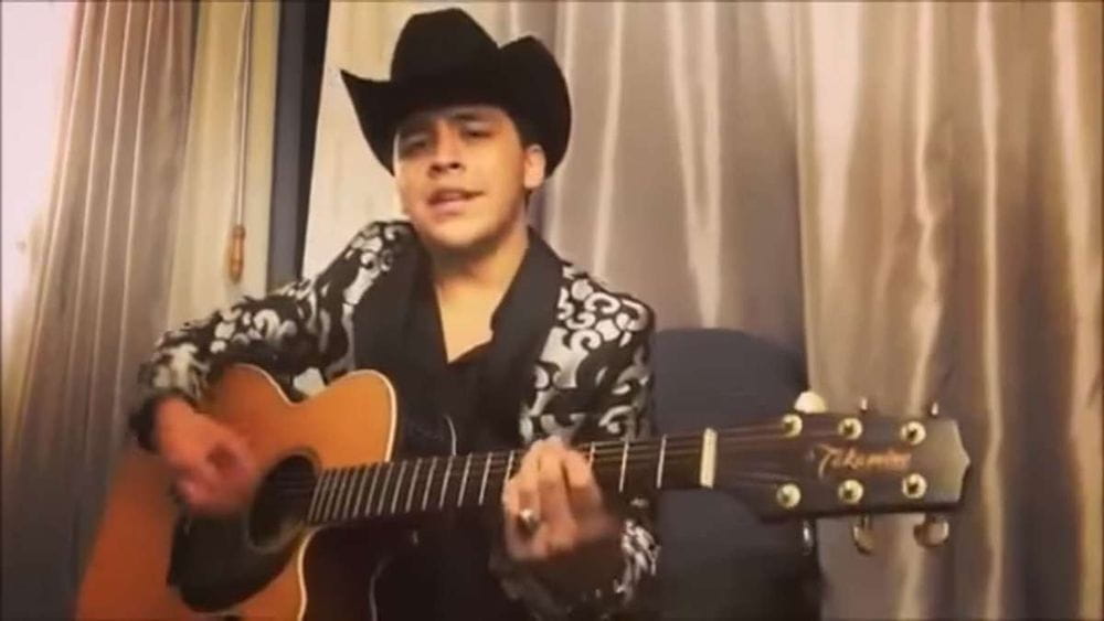 Christian Nodal celebra su primer día del padre con su hija Inti