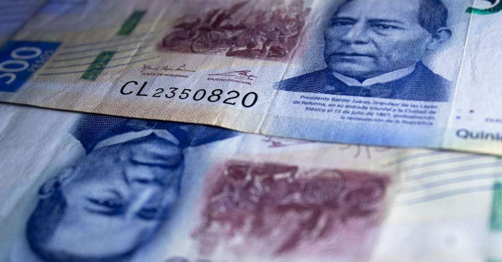 El peso mexicano, al borde de las 20 unidades por dólar: causas y posibles soluciones