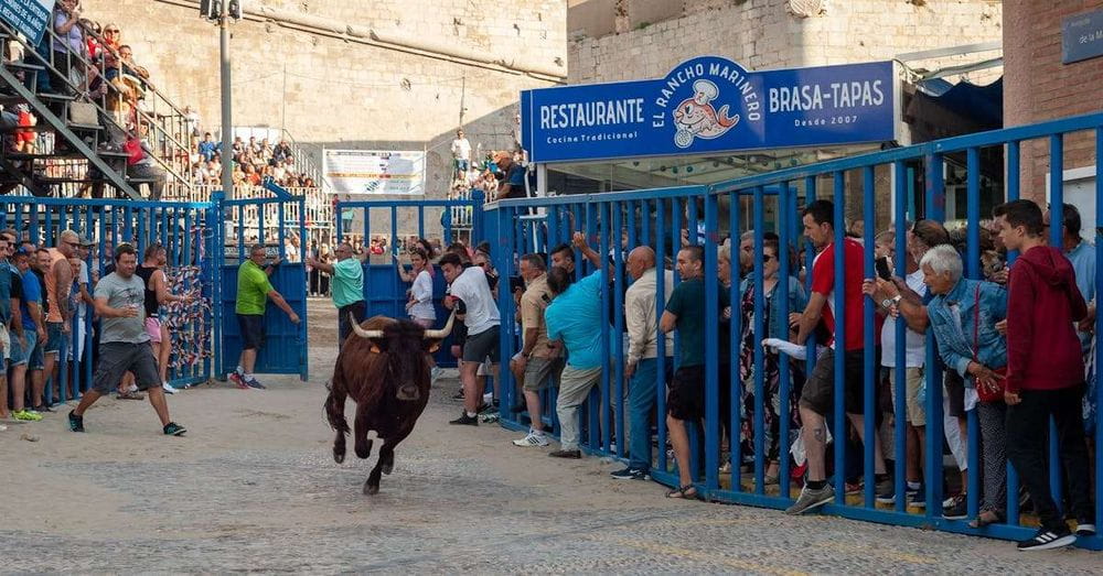 El tercer encierro de San Fermín deja seis heridos y momentos de tensión