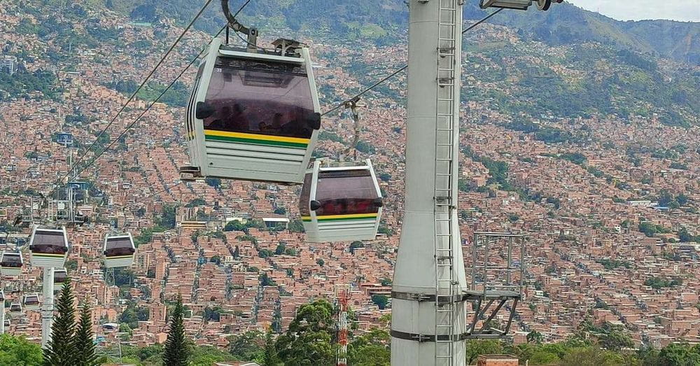 Emergencia en el Metro de Medellín: cabina se desprende y deja 21 heridos