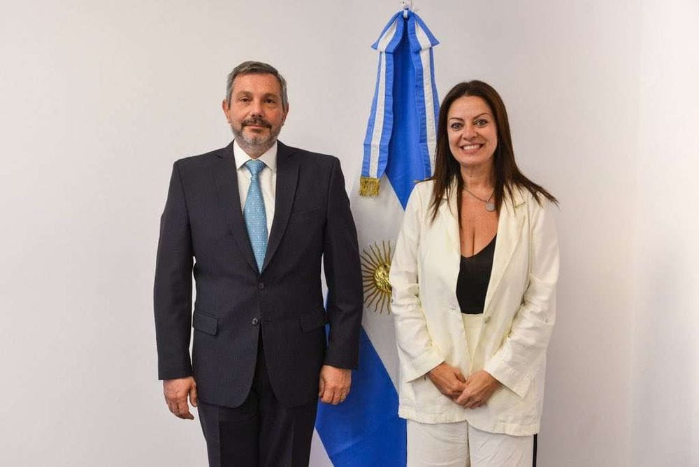 Fuertes cruces entre Sandra Pettovello y pasajeros en un avión por conflicto universitario