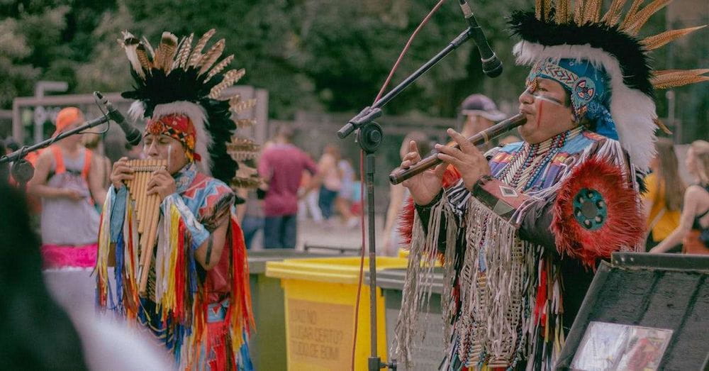 Grupo Frontera y Nicki Nicole lanzan "Desquite", una fusión musical que revive el tribal