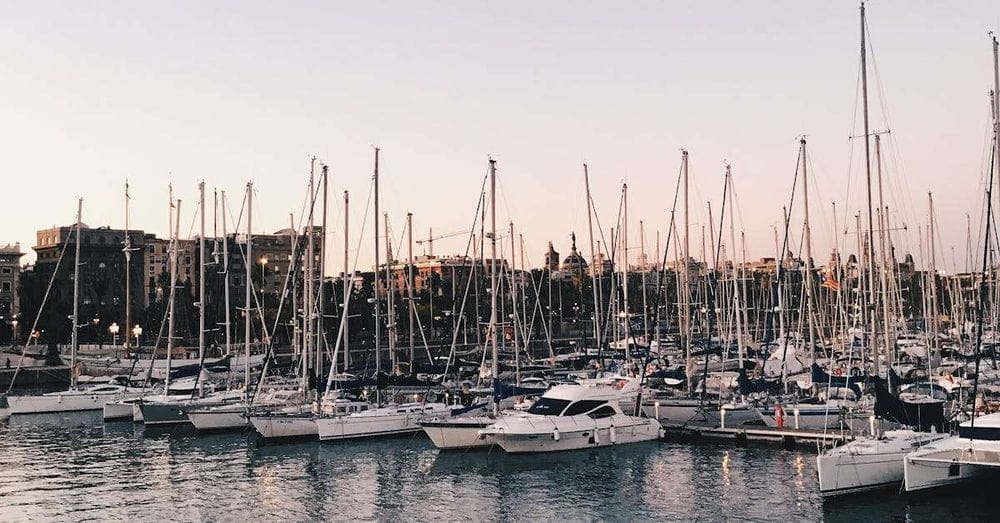 Huelga de marineros en el Port Olímpic de Barcelona durante la Copa del América