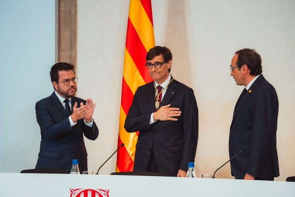 Illa y Collboni exhiben sintonía en su primera reunión y apuestan por la "tercera transformación de Cataluña"