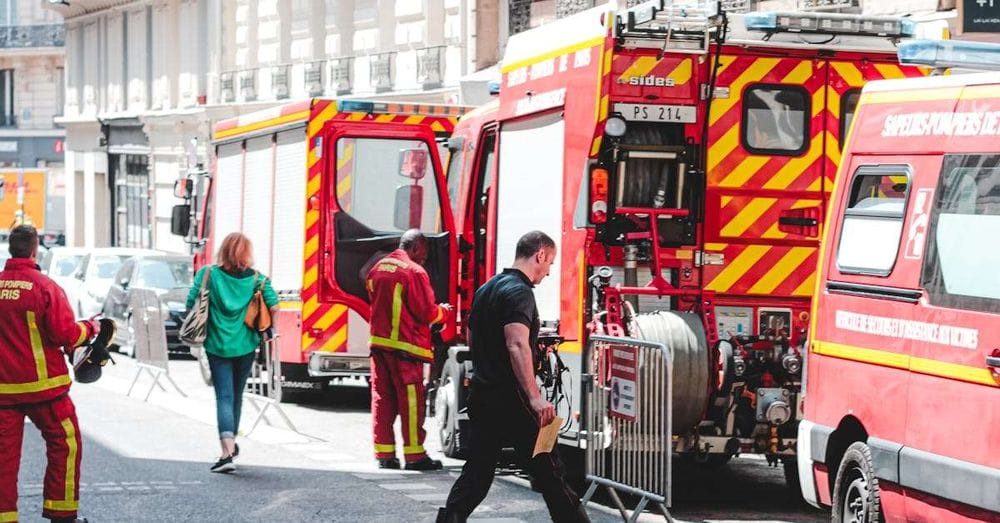 Incendio bajo control en Tres Cantos, Bomberos de la Comunidad de Madrid trabajan en extinguirlo