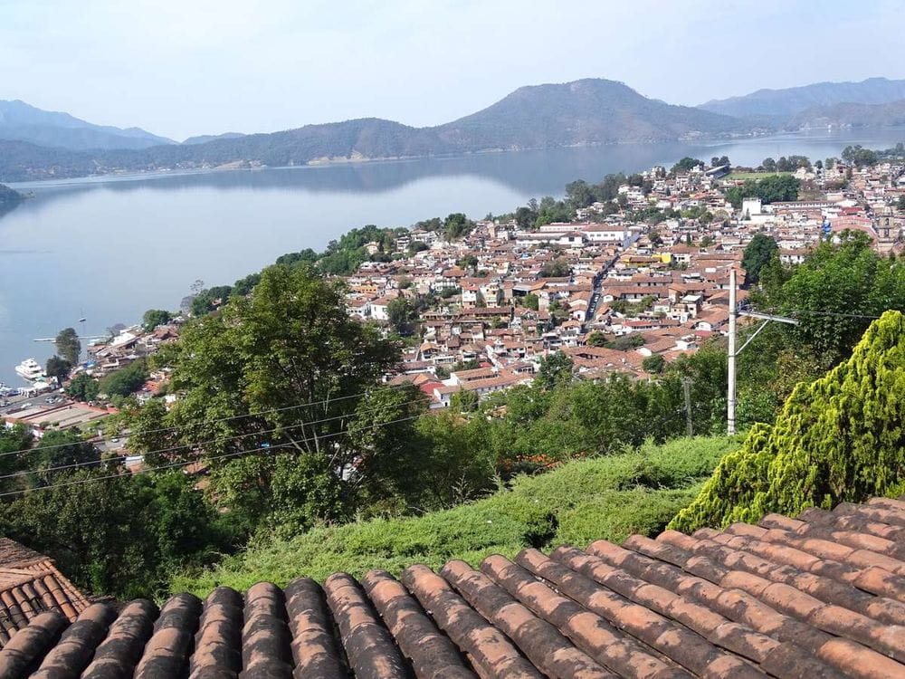 La contaminación oculta de Valle de Bravo: Una amenaza a la salud y al medio ambiente