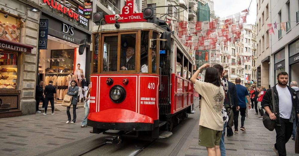 Las acciones de Airbnb caen en picado por un frenazo del turismo