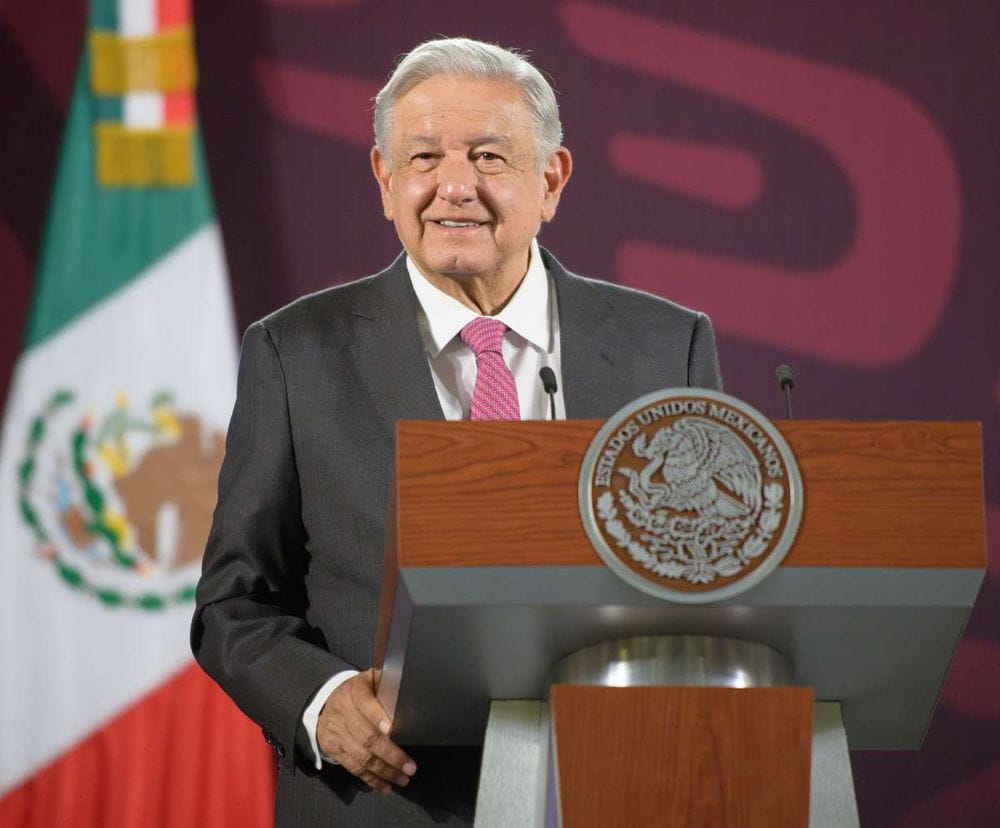 López Obrador encabeza su conferencia matutina desde Palacio Nacional