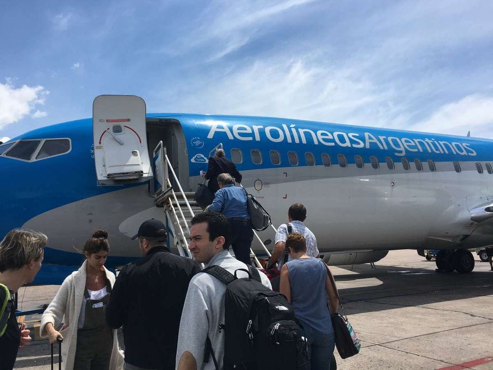 Paro de aeronáuticos: cambian vuelos de Aerolíneas Argentinas sin costo