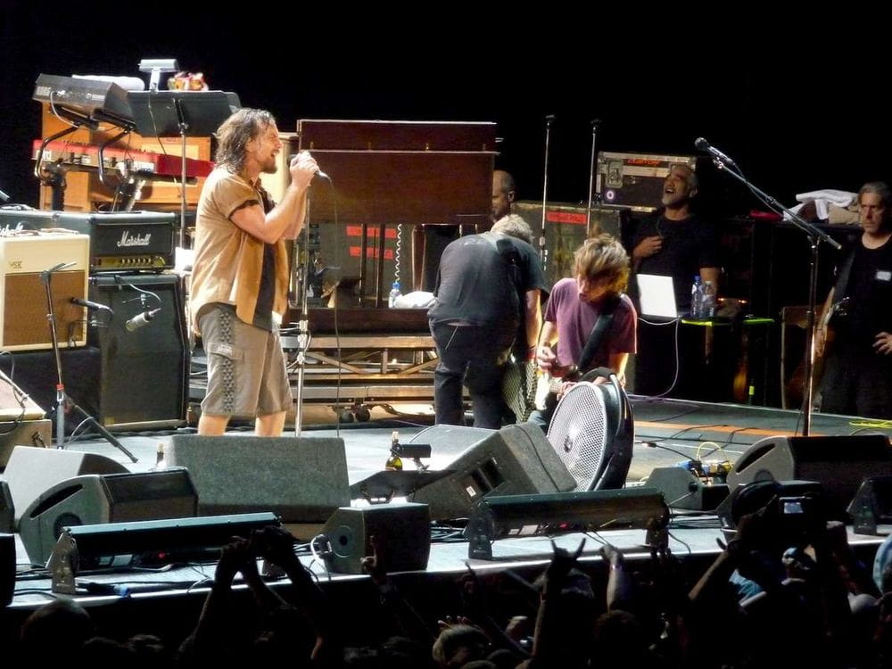 Pearl Jam triunfa en su regreso a Barcelona con un directo lleno de energía