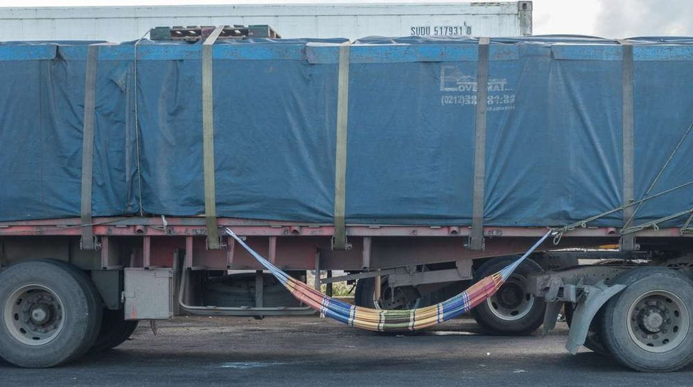 Protestas de transportadores bloquean vías en Colombia por alza del precio del Acpm