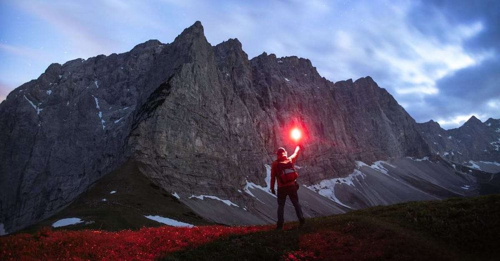 Rescatan a joven tras once horas atrapado en avalancha en Bariloche