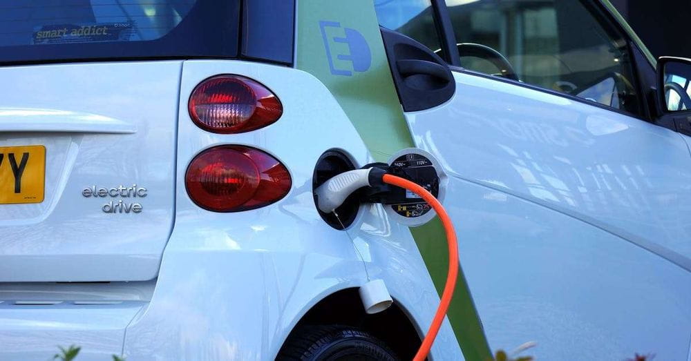 Stellantis impulsa las ventas de vehículos eléctricos con descuentos de hasta 7.000 euros