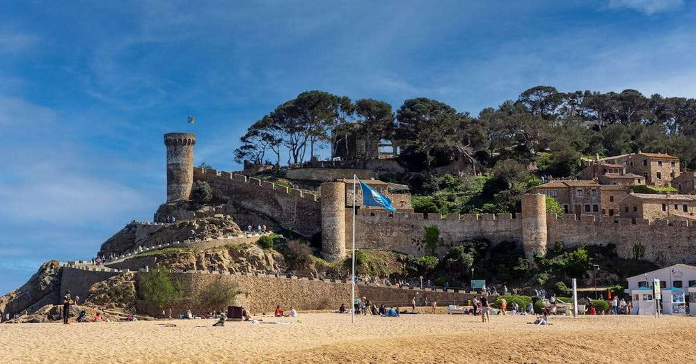 Tossa de Mar acoge a 200 migrantes en un hotel