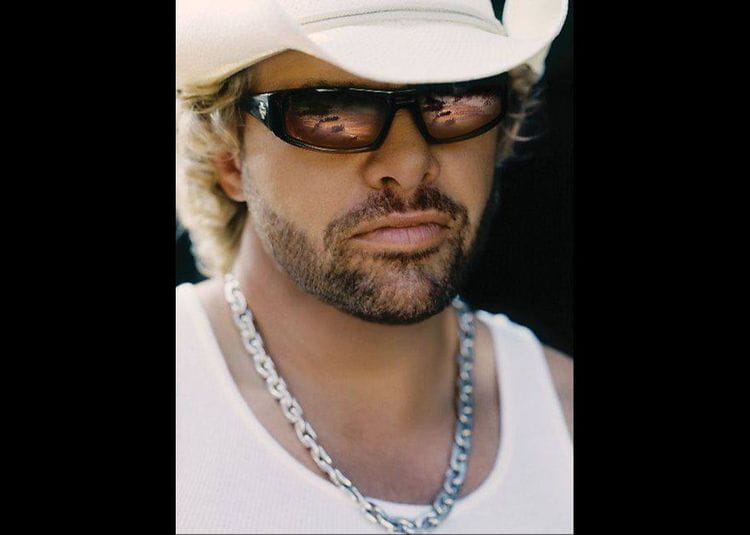 Muere Toby Keith, icono de la música country